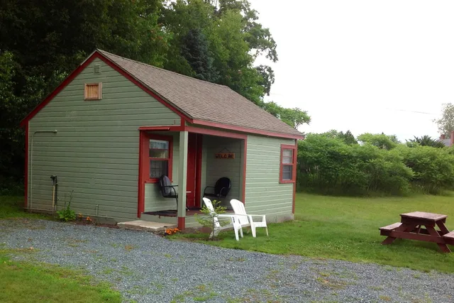 Valley Brook Cottages NH