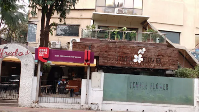 Temple Flower - Hotel Kings International