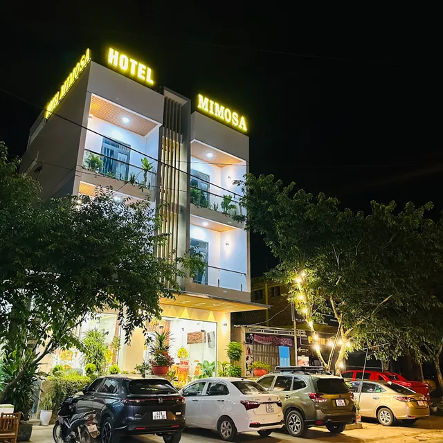 KHÁCH SẠN MIMOSA - MĂNG ĐEN