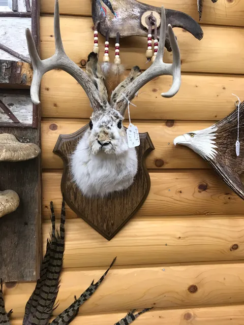 Hensen's Fur & Leather