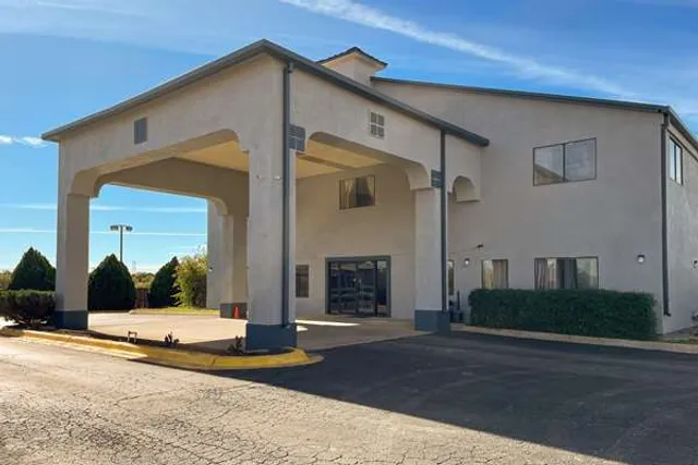 Econo Lodge Inn & Suites Sweetwater I-20