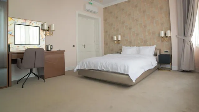 Highline Downtown Old Town Unirii Square