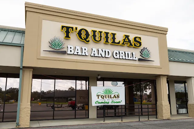 T'Quilas Bar and Grill