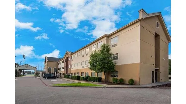 Quality Inn & Suites Waco North