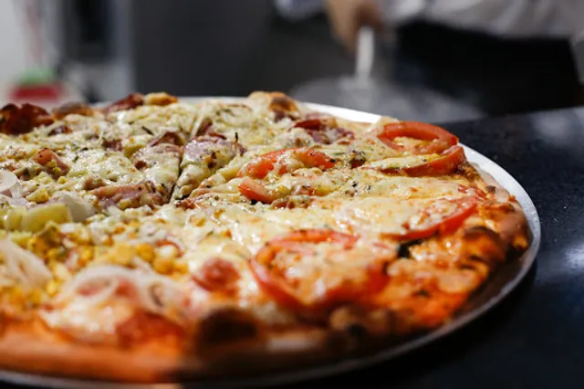 Pizzaria Quatro Queijos - 4 Queijos