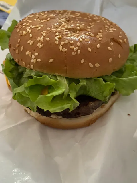 Pizzeria Apollo, Oscar Hamburgeria, Dominic Hamburger