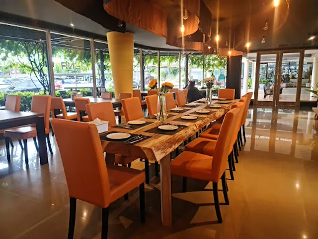 V Bistro Thai-Italian Cuisine