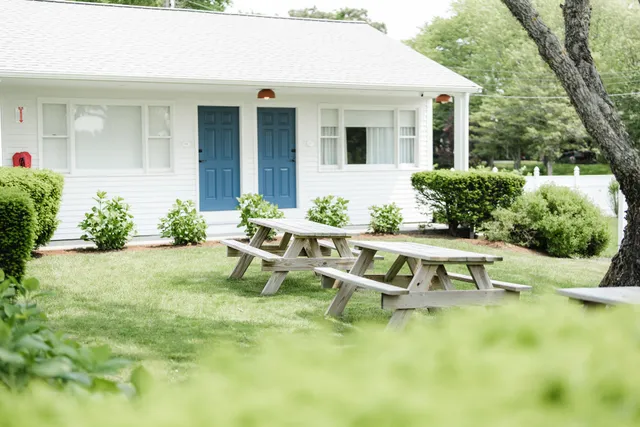 Greyfinch Chatham Inn