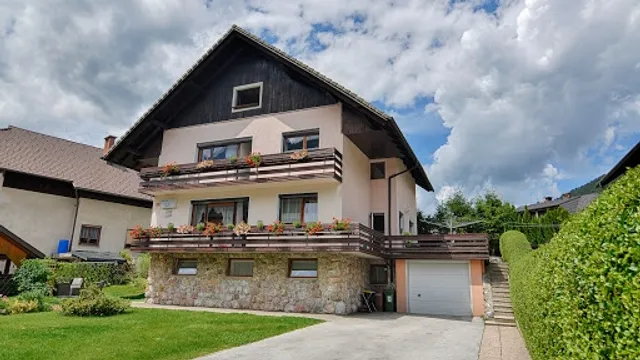 Apartments and Rooms Banić