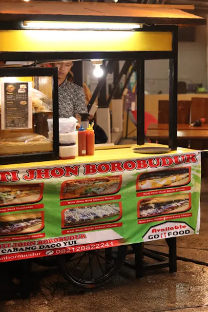 Roti John Borobudur Dago