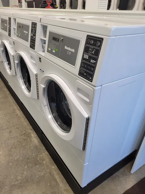 B & T LAUNDRY and DOG WASH