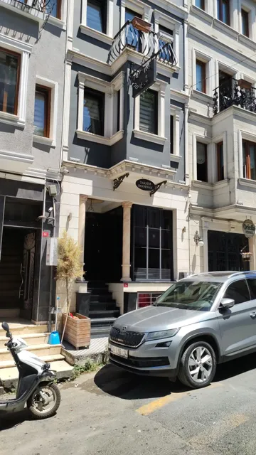 Taksim Doorway Suites