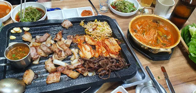 뿔난돼지 Jeju Pork Restaurant