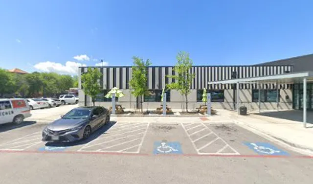 5610 N Interstate Hwy 35