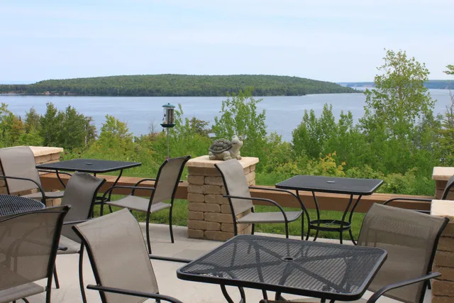 Holiday Inn Express Munising-Lakeview by IHG