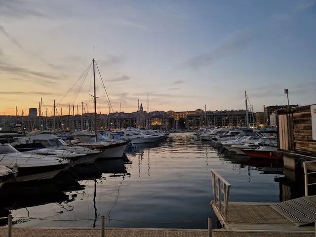 Le Pythéas Vieux Port Marseille
