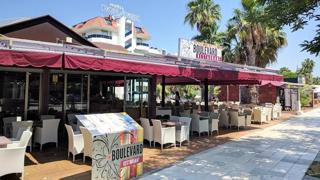 Boulevard Restaurant