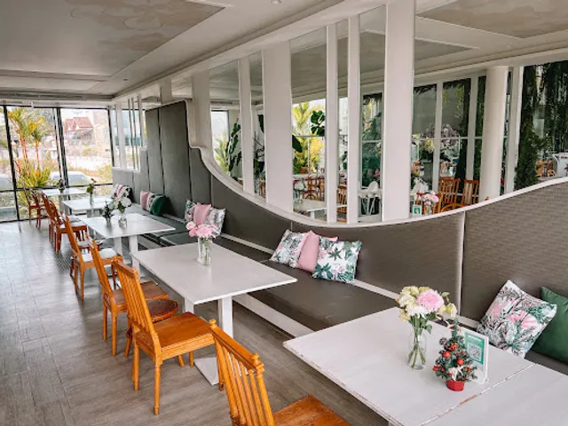 Boonta Flowers and Café