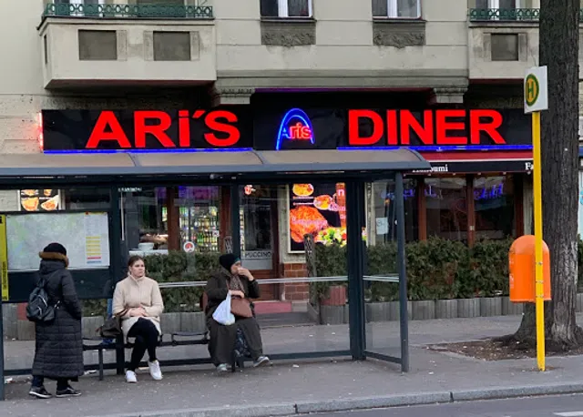 Ari's Diner