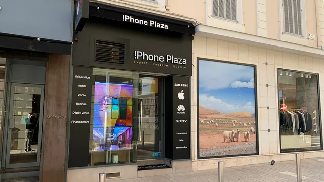 Phone Plaza store