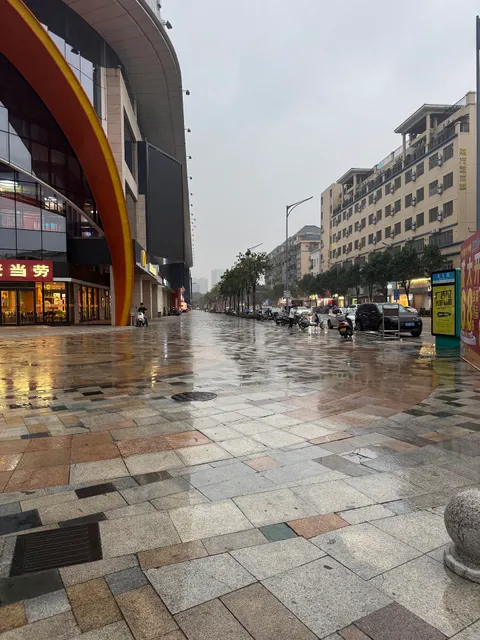 McDonald's Xiaolan Longshan Rd Br.
