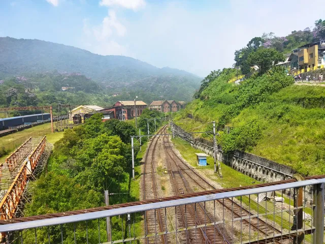 Paranapiacaba Ecotur. Trilhas, Cachoeiras e Turismo Pedagógico.