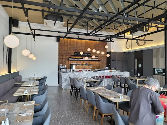 Wine Connection | At Ekkamai