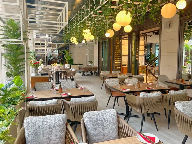 Hurricane's Grill & Bar The Beach