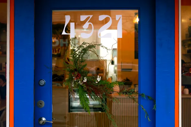 Toña Bakery & Café