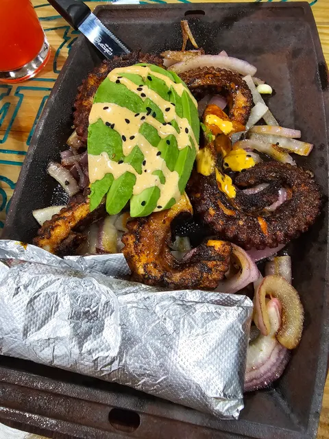 El Viejon Seafood & Bar