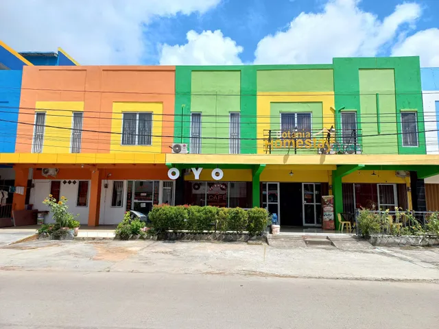 Botania Homestay/Hotel & Cafe