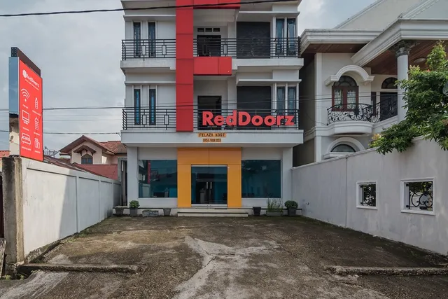 RedDoorz Syariah Near Jamtos Jambi