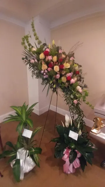 Twisted Petals Florist