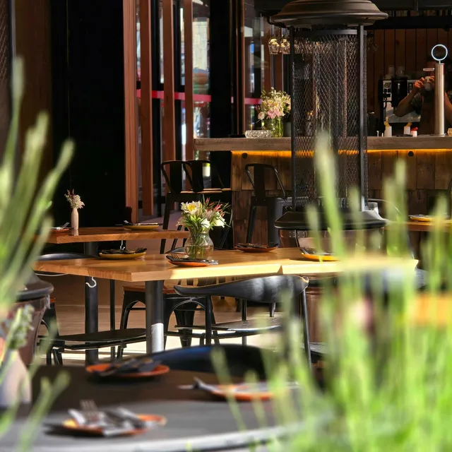 QUINTA PUERTA Bar Restoran, Pucón