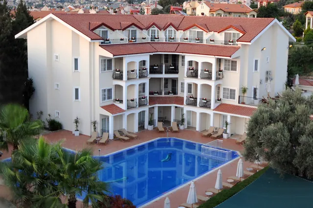 Sea Breeze Hotel And Apartments