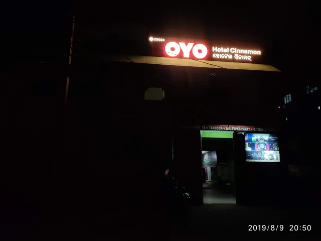 OYO Flagship 23024 Hotel Cinnamon