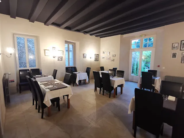 Logis Le Relais du Chapeau Rouge - Hôtel 3 étoiles restaurant - Groupe Logis Hôtel
