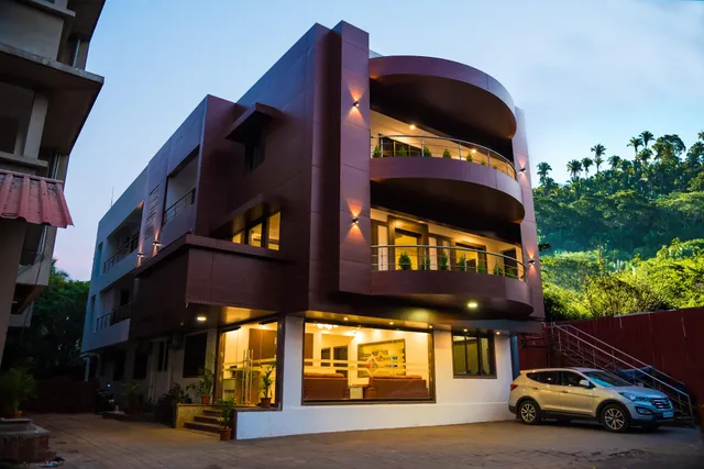 Hotel The Pride Malvan