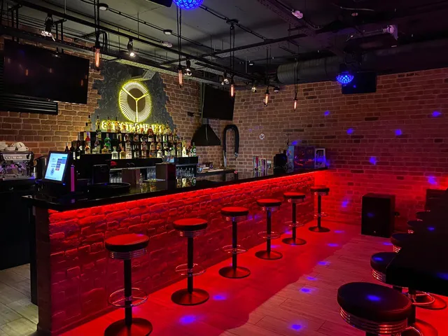 Striptiz-Klub Yestestvoznaniye