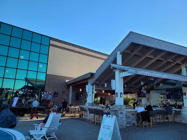 Escape Resort, Restaurant & Bar