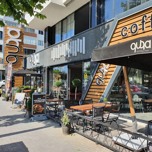 Quqa Lounge & Café