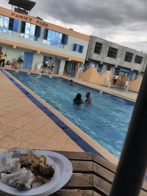 Famike Restaurant & Bar & Swimming Pool