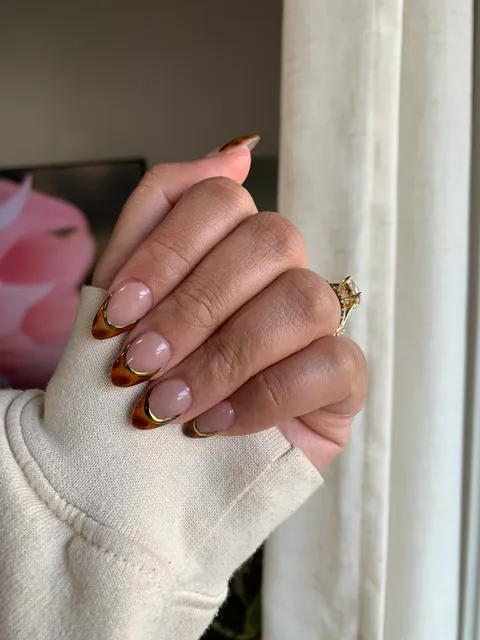 Beautyholic Lashes & Nails