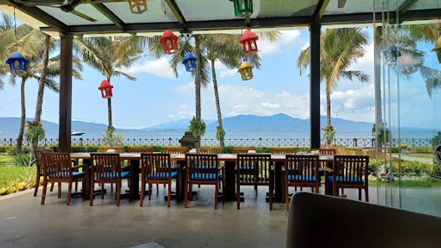 Marlin Restaurant and Beach Club