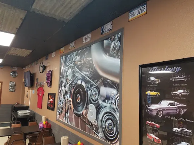 Hemi and Hogs Bar and Grill