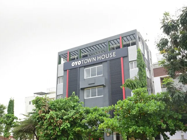 Townhouse Airport Road