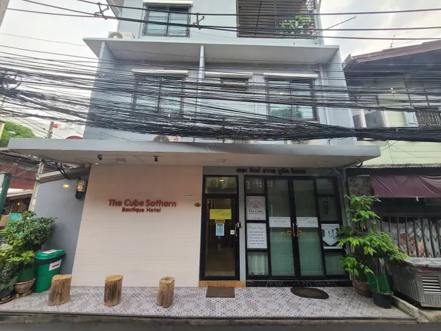The Cube Sathon Boutique Hotel