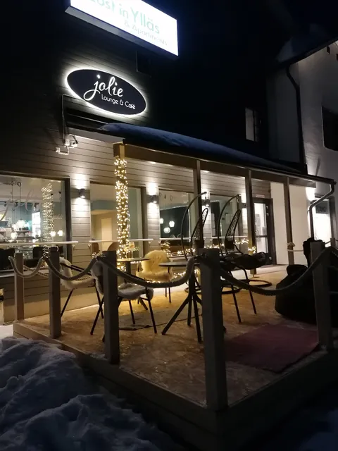 Jolie Lounge & Café