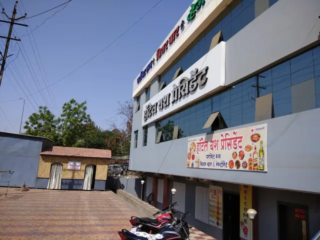 Hotel Yash President