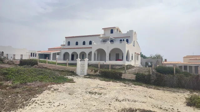 Villa sulla Scogliera di Punta Formiche